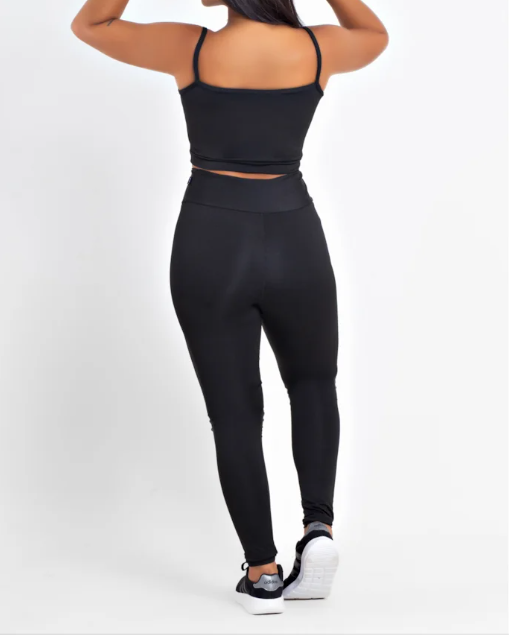 Conjunto Fitness calça legging cintura alta + cropped preto com elásticos