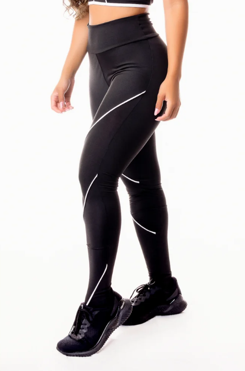 Calça legging preta com detalhe lateral em vivo branco cintura alta