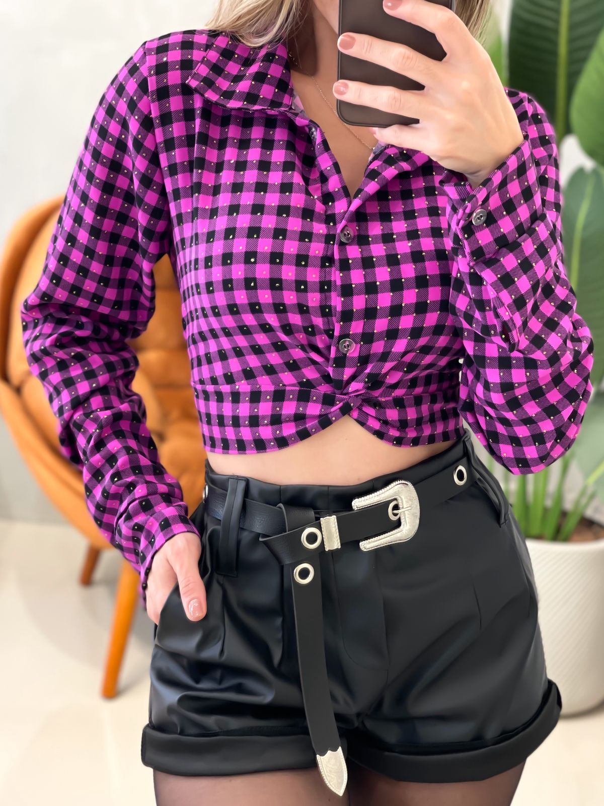 Camisa Cropped Manga Longa Xadrez com Strass e Amarração Fabia Ref. 1541