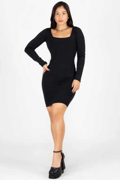 Vestido curto tubinho manga longa - Preto