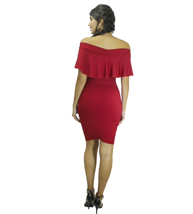 Vestido curto tubinho ombro a ombro com babado