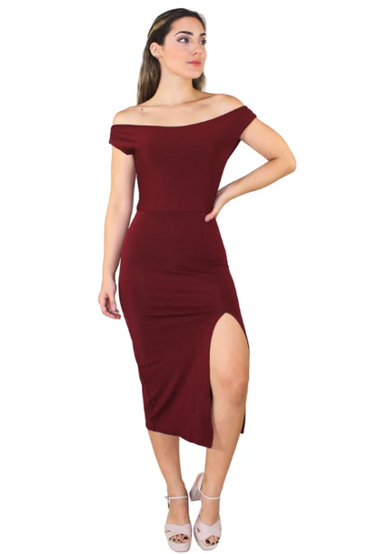 Vestido ombro a ombro com fenda