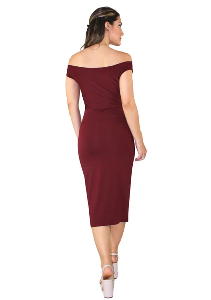 Vestido ombro a ombro com fenda