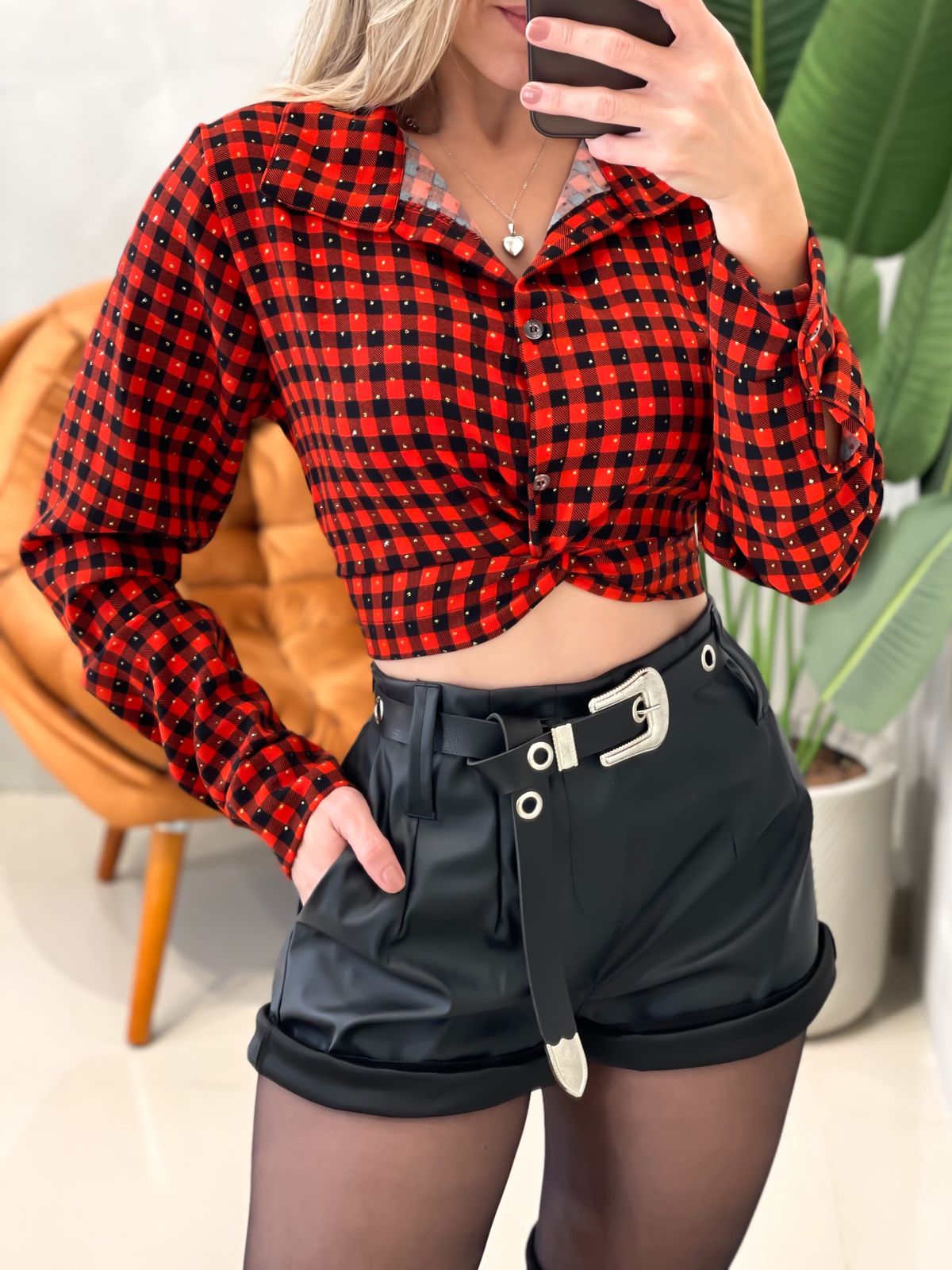 Camisa Cropped Manga Longa Xadrez com Strass e Amarração Fabia Ref. 1541