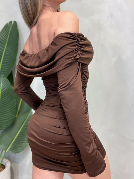 Vestido Curto em Suplex Manga Longa Ombro a Ombro Plissado Nayara Ref. 858