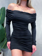 Vestido Curto em Suplex Manga Longa Ombro a Ombro Plissado Nayara Ref. 858