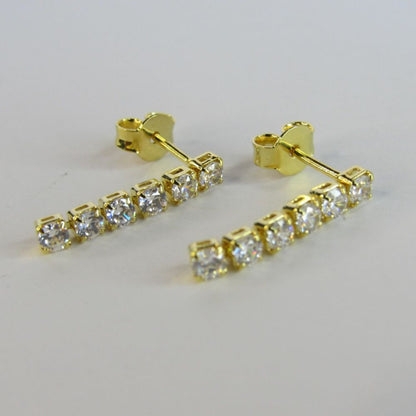 Brinco Pequeno Fio Com Cinco Zircônia Banhado em Ouro 18k